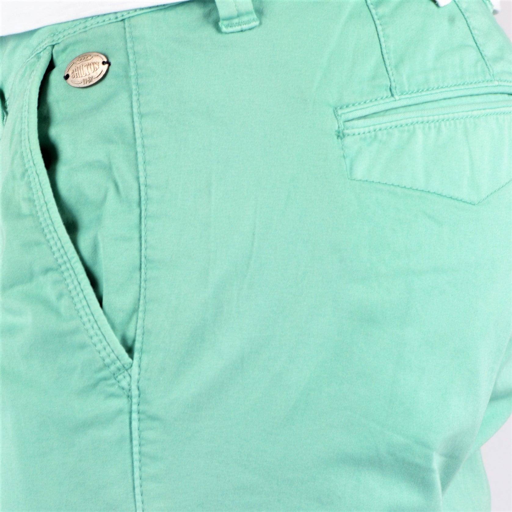 Bermuda chino