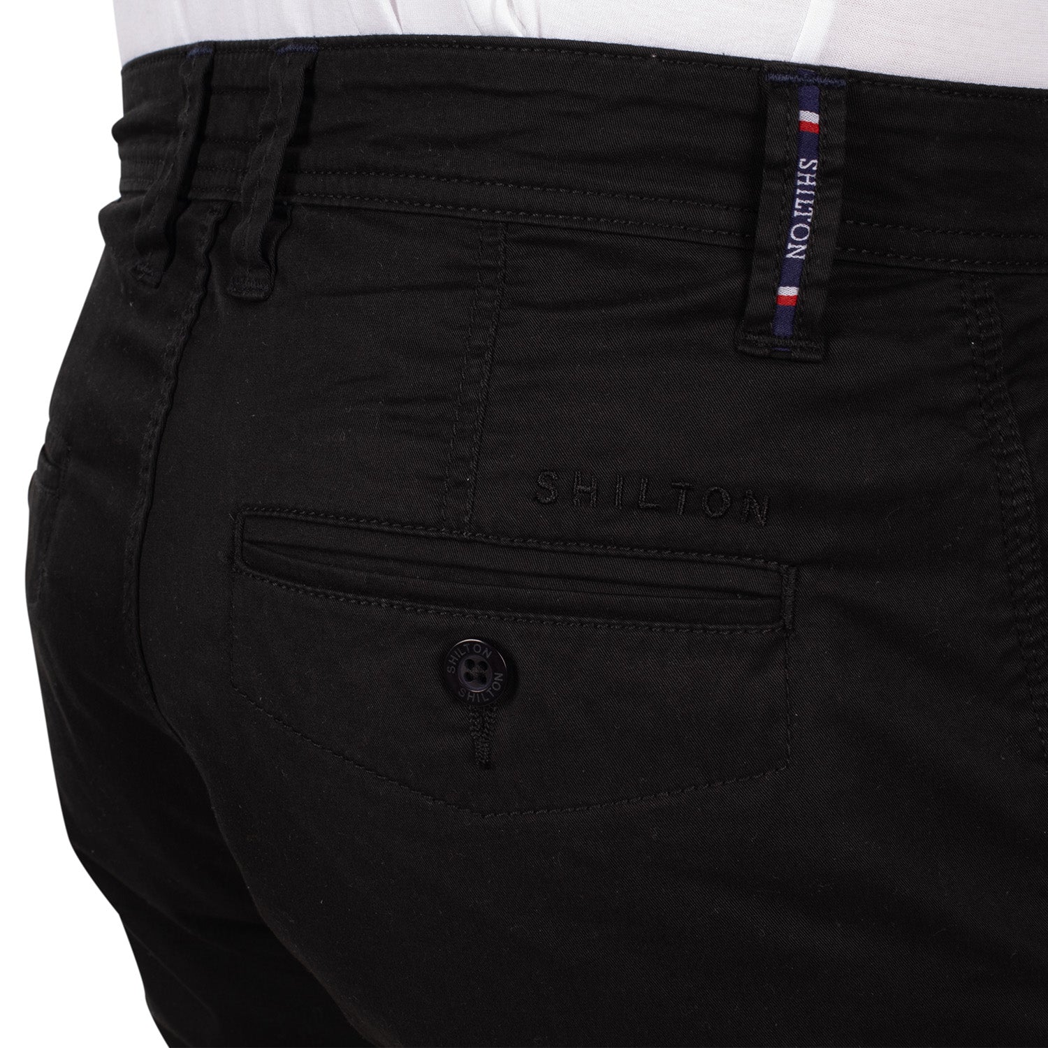Bermuda chino neró