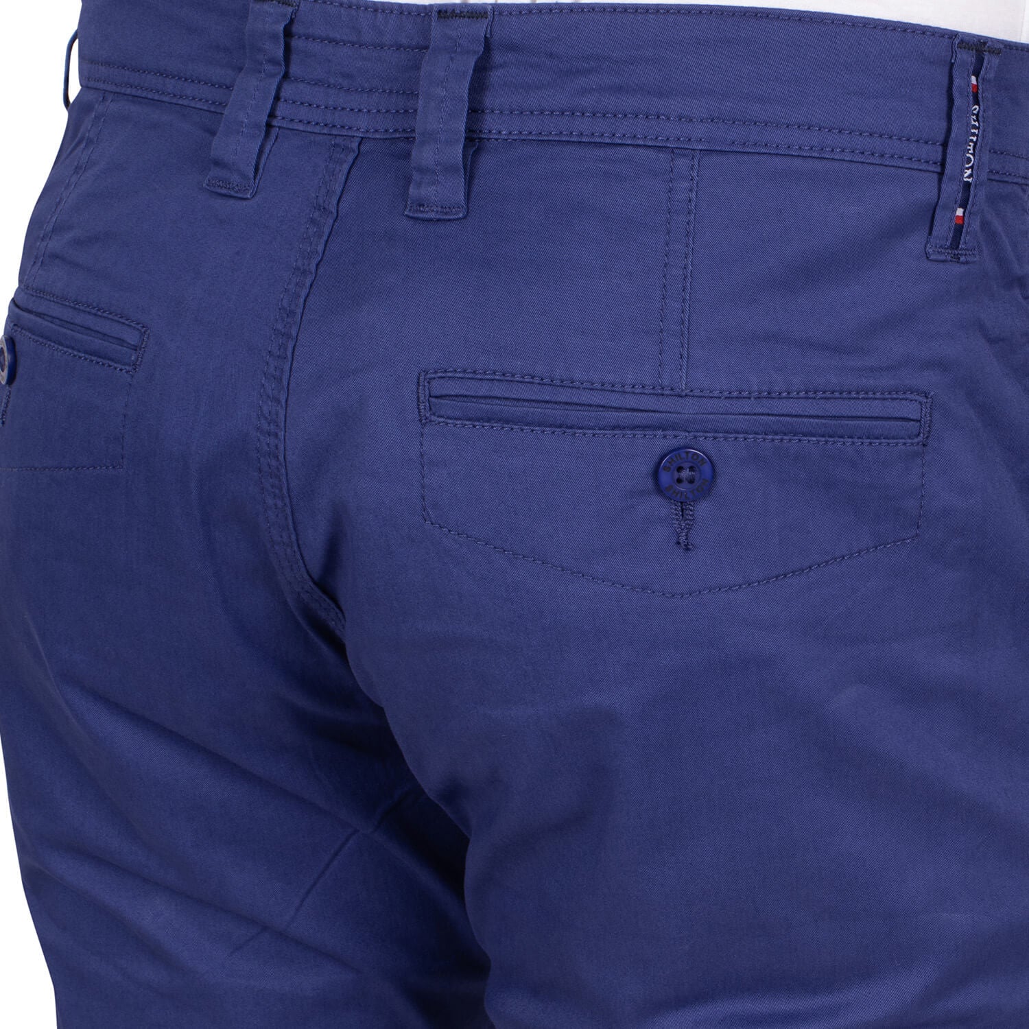 City chino pants