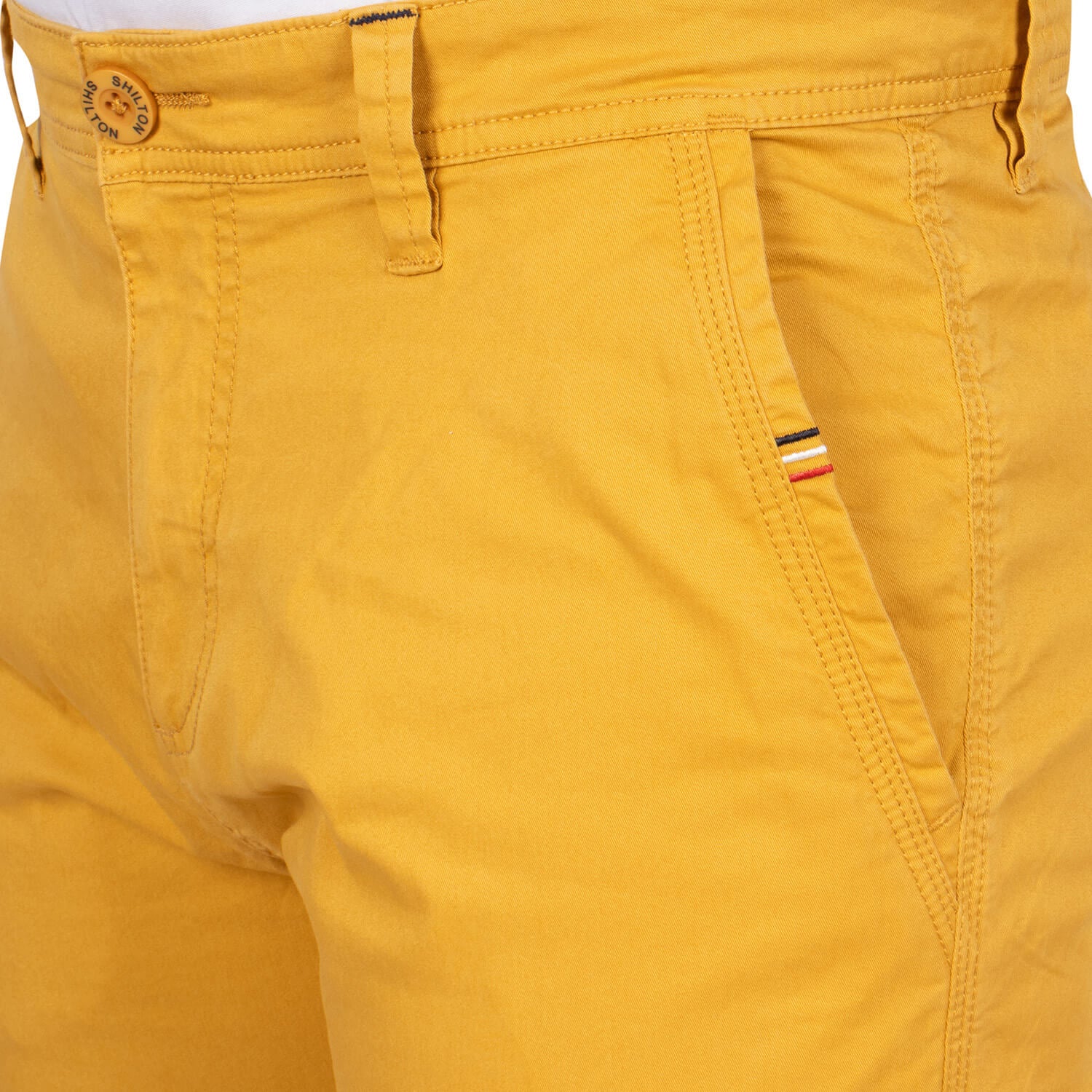 City chino pants