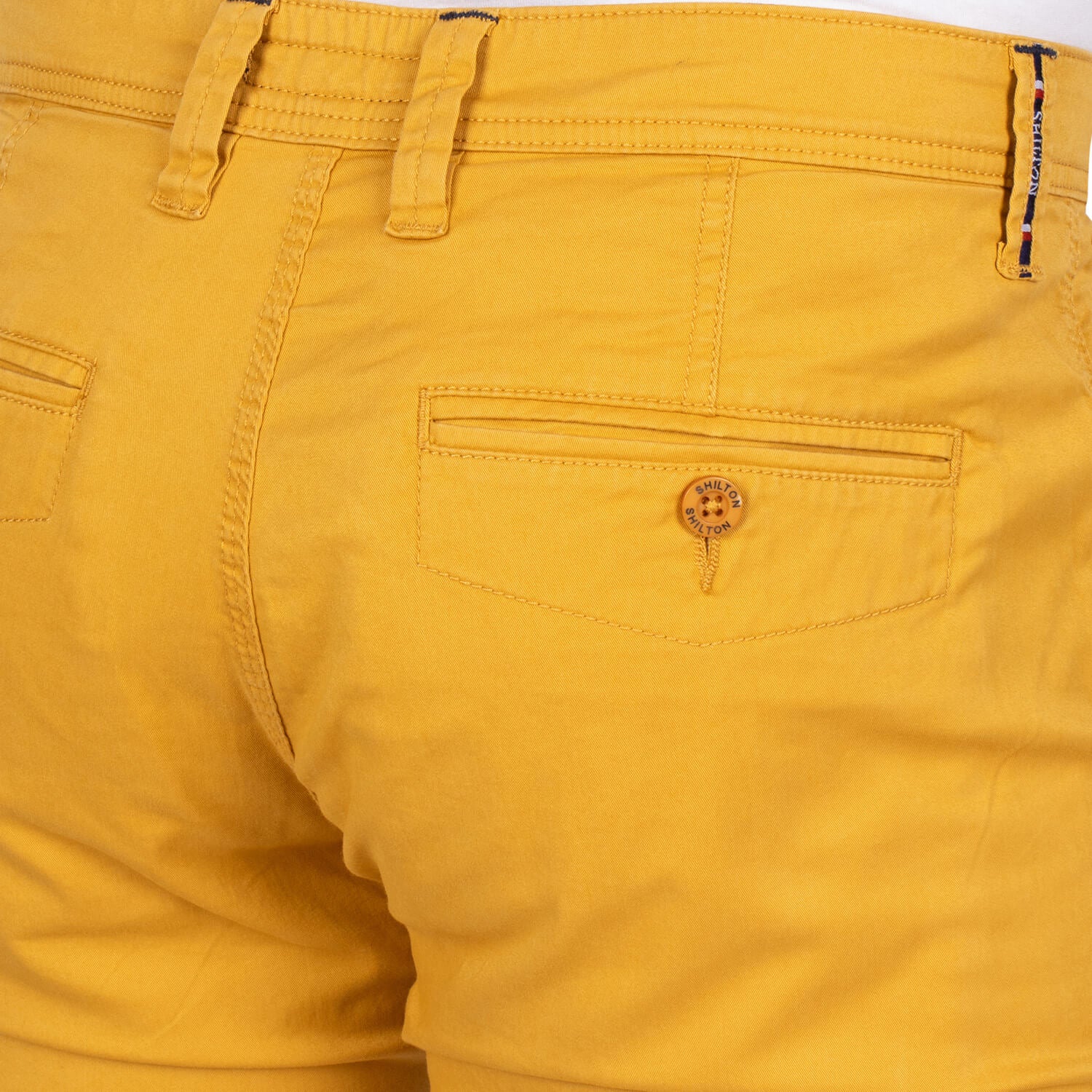 City chino pants