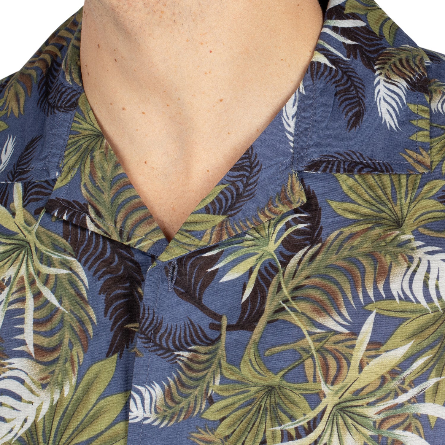 Lightweight explorer shirt