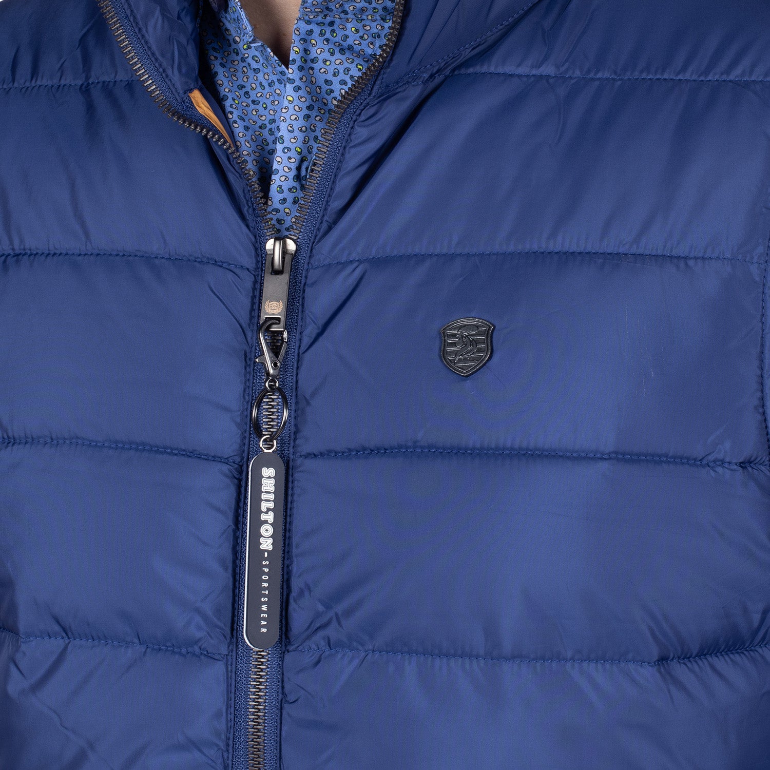 Sleeveless down jacket