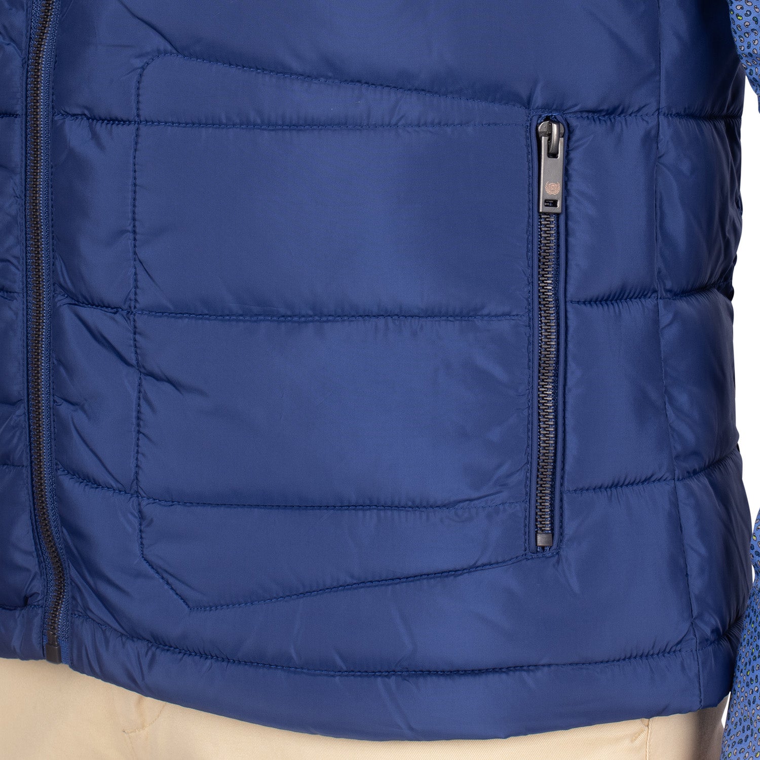 Sleeveless down jacket
