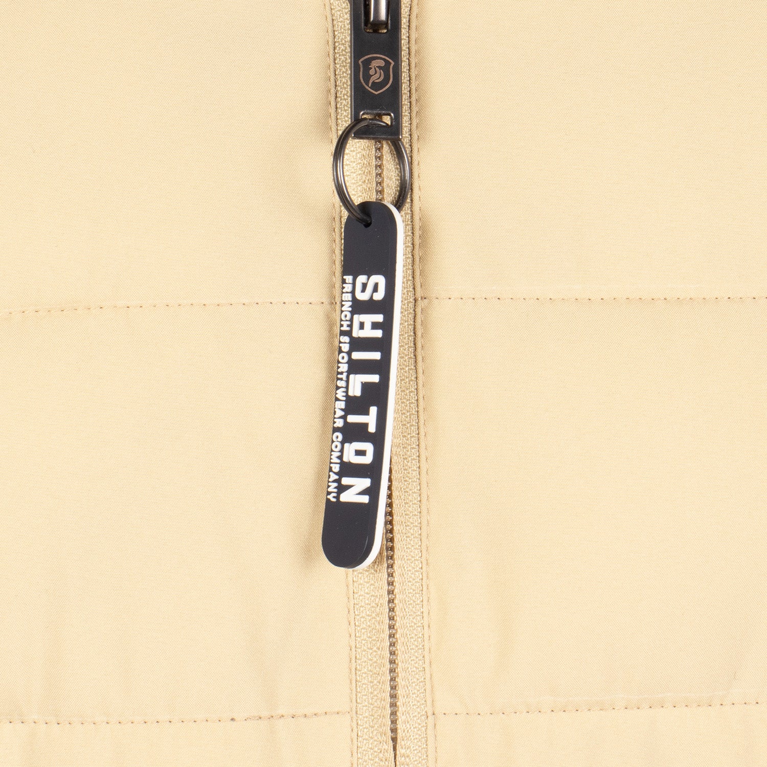 Team sleeveless jacket