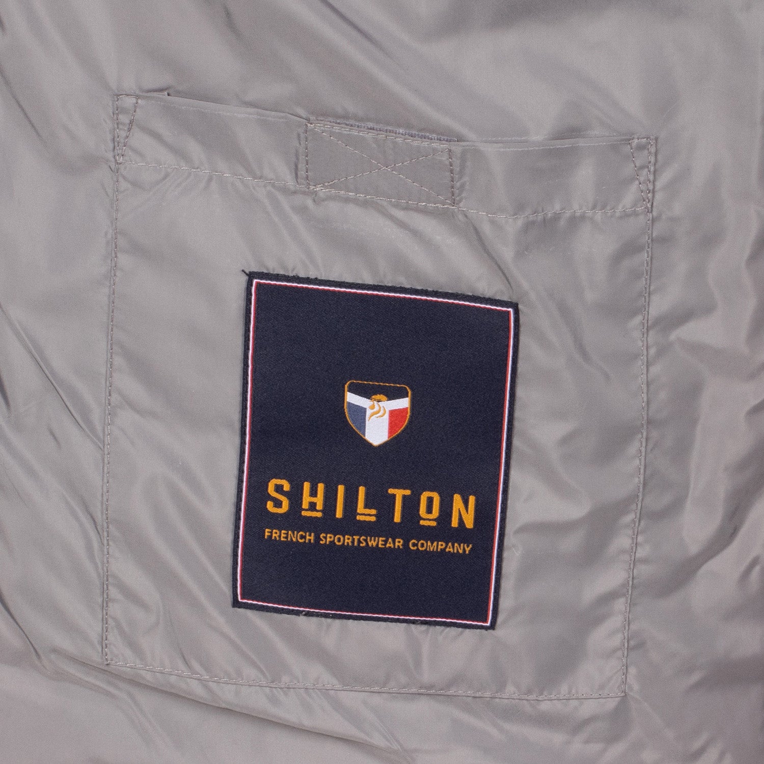 Team sleeveless jacket