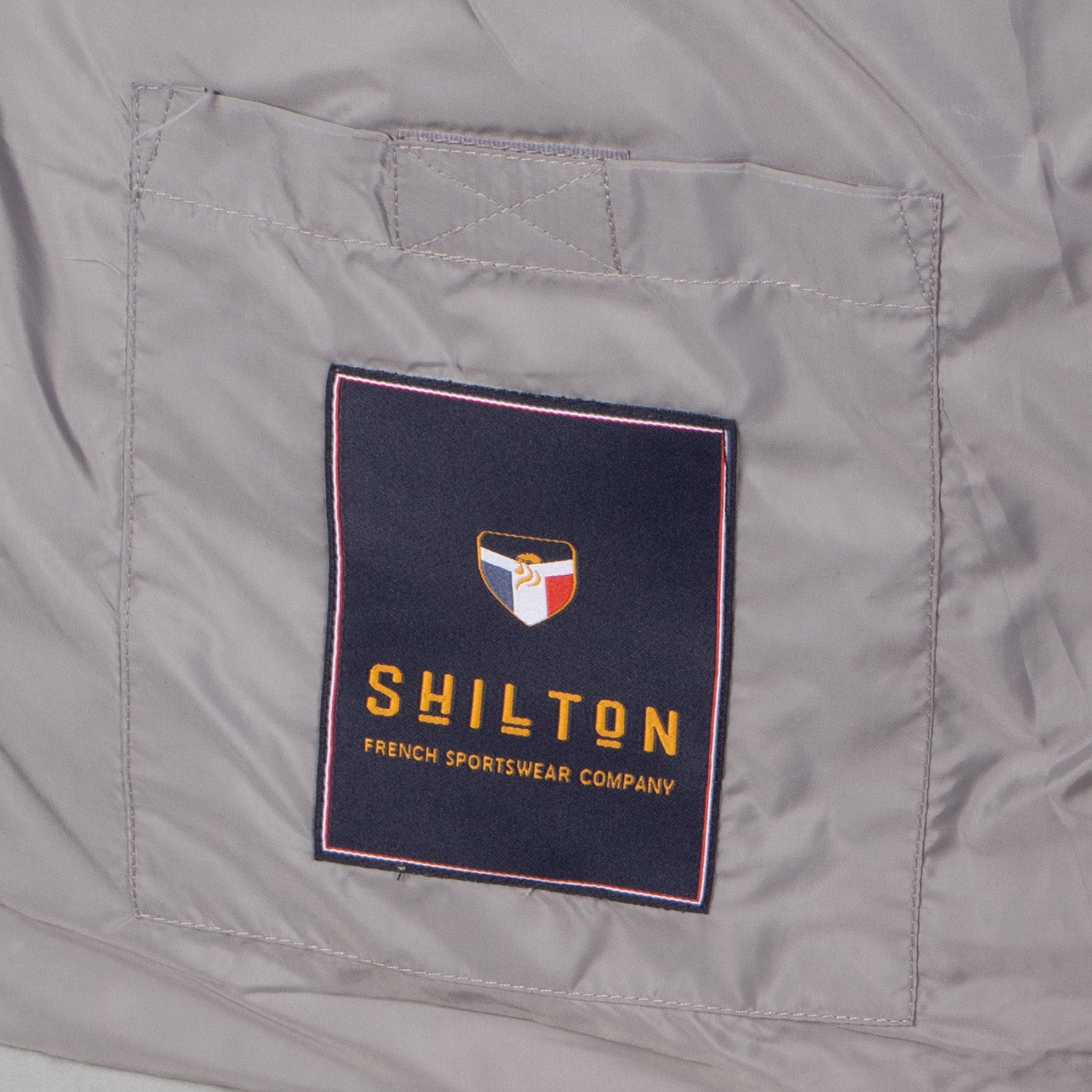 Team sleeveless jacket