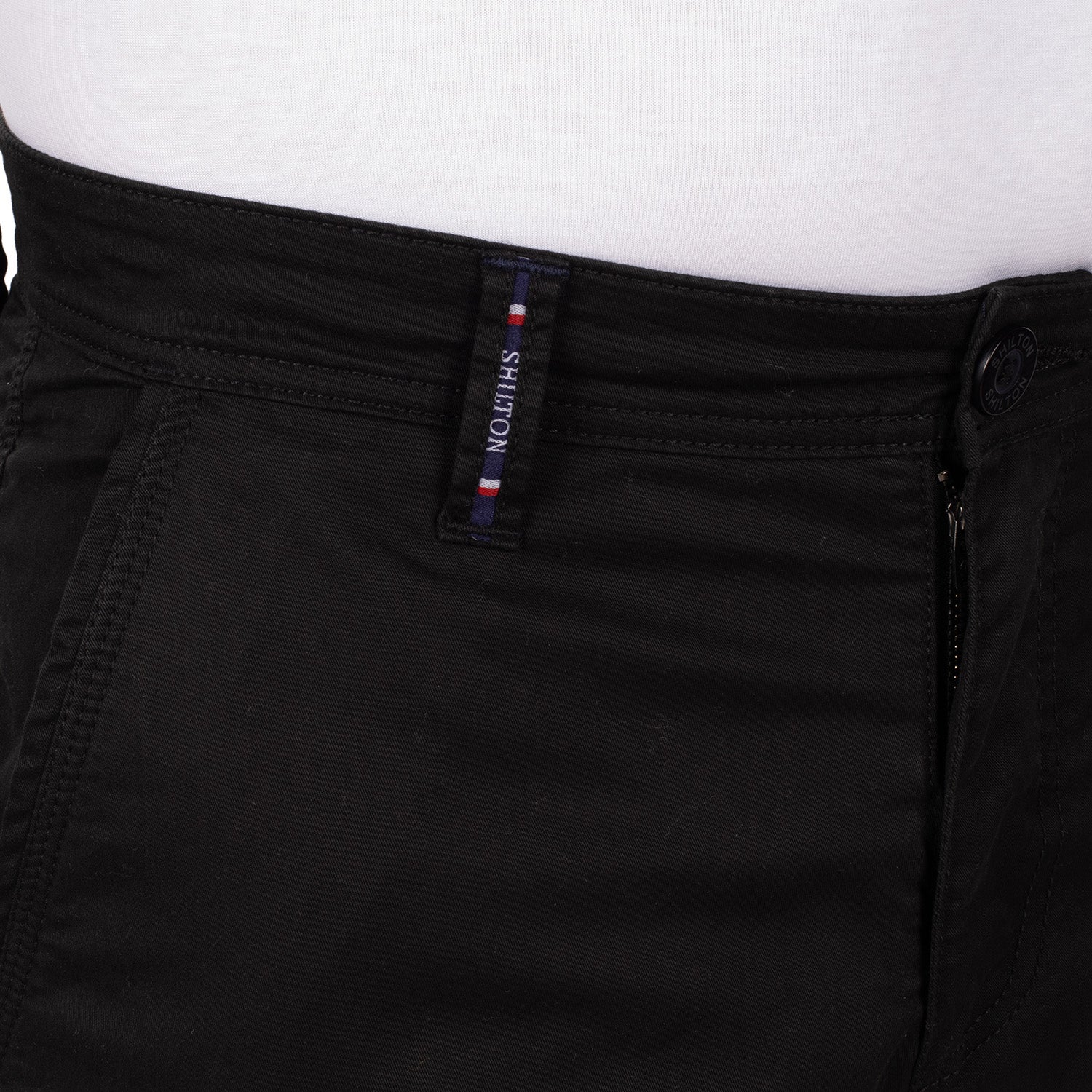 Bermuda chino neró
