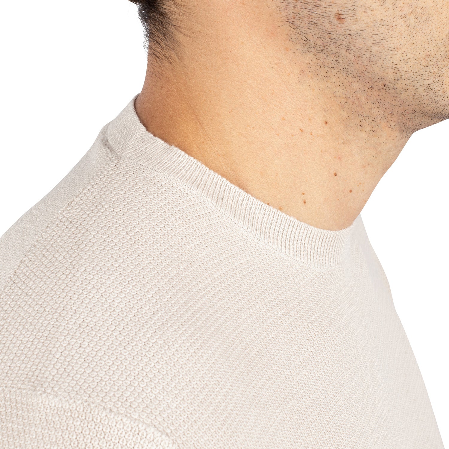 Lightweight round-neck sweater