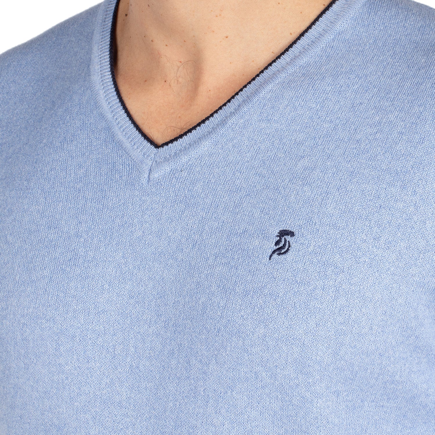 City v-neck sweater